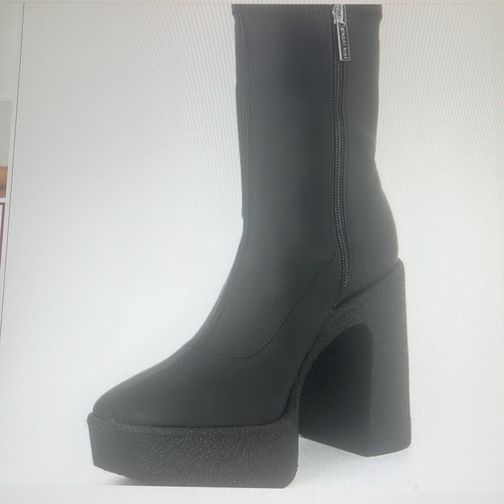NWT Gianni Bini Dayore Stretch Platform Boots Size 10
Dillards
